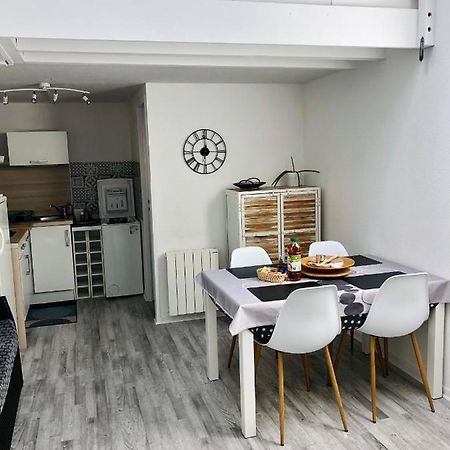 Appartement Duplex Lumineux Idealement Situe Ares Eksteriør bilde