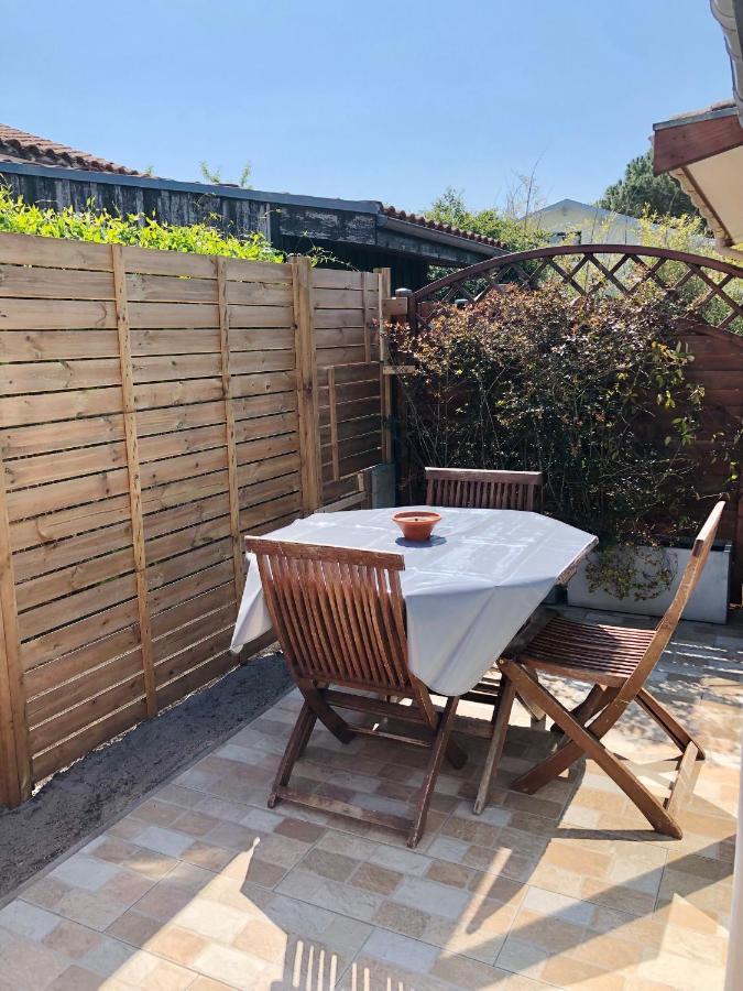 Appartement Duplex Lumineux Idealement Situe Ares Eksteriør bilde