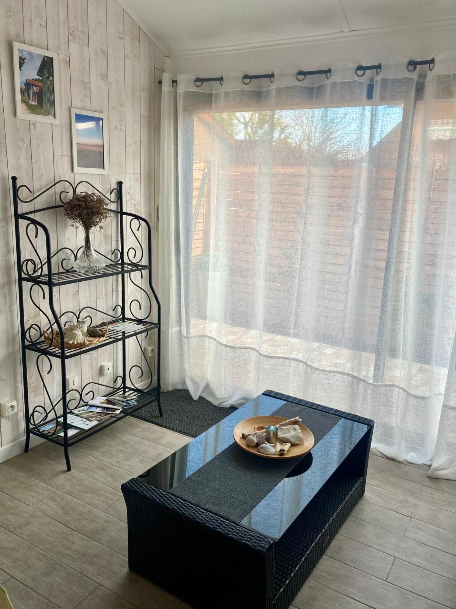 Appartement Duplex Lumineux Idealement Situe Ares Eksteriør bilde