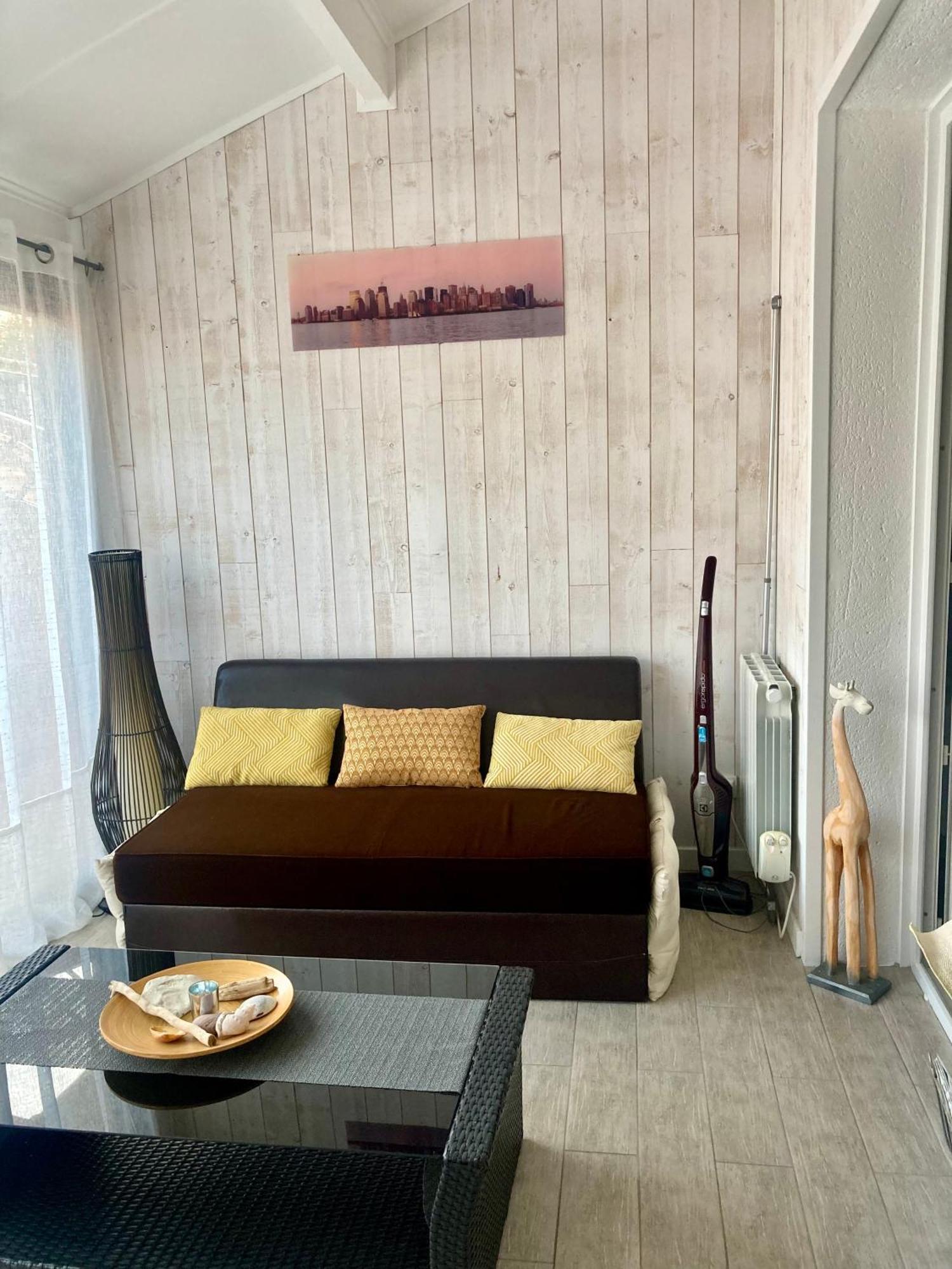 Appartement Duplex Lumineux Idealement Situe Ares Eksteriør bilde